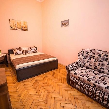 Apartment On Teatralna 7 إلفيف المظهر الخارجي الصورة